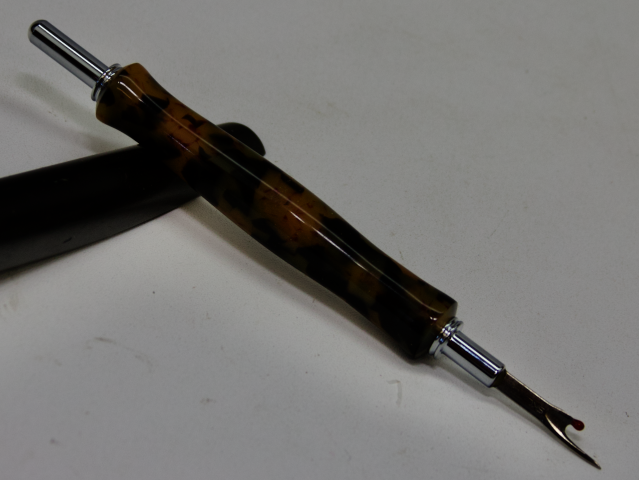 Ripper Shells Tortoise Shell Seam Ripper